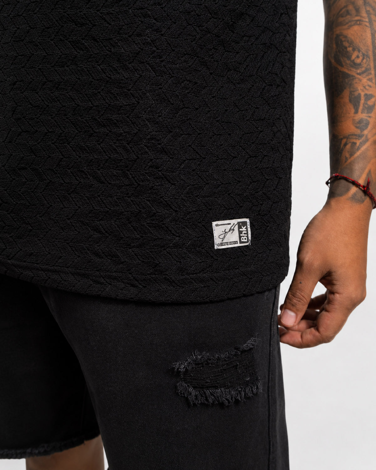 CAMISETA PREMIUM EN TELA TEXTURIZADA - NEGRA