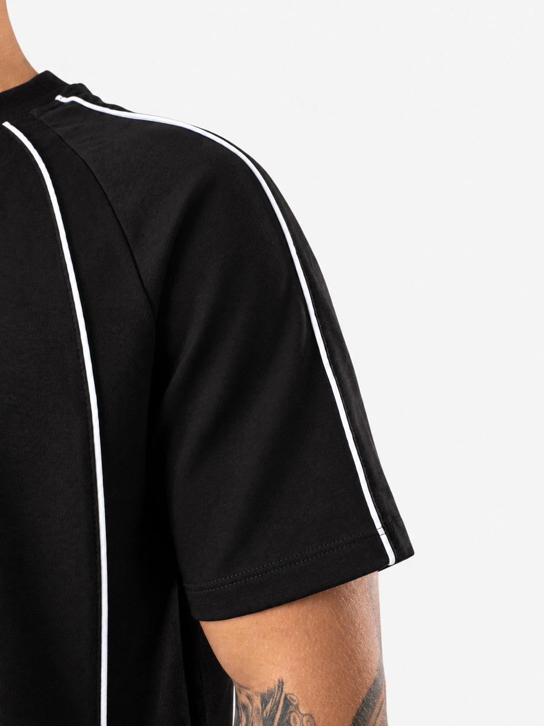 CAMISETA ESTAMPADA NEGRA