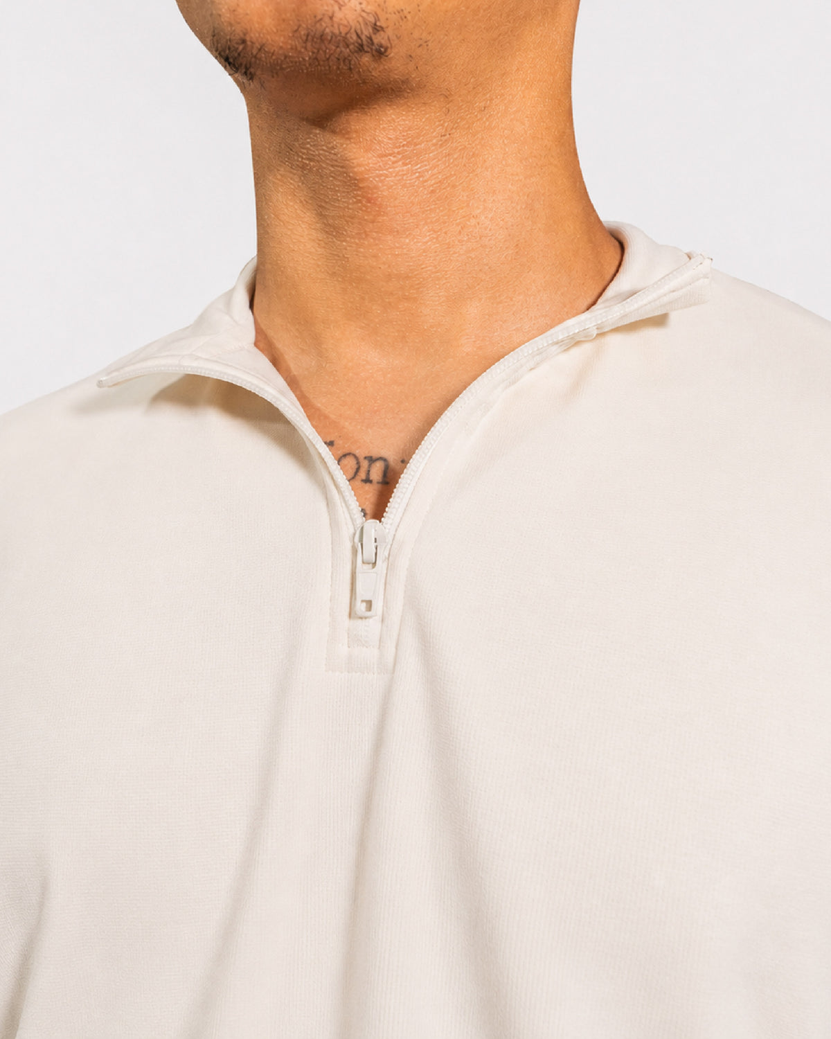 CAMISETA HENLEY CREMA