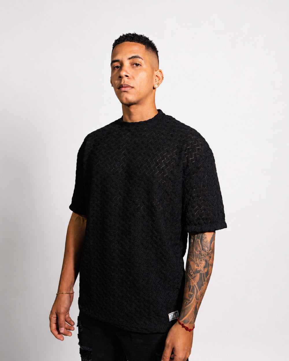 CAMISETA PREMIUM EN TELA TEXTURIZADA - NEGRA