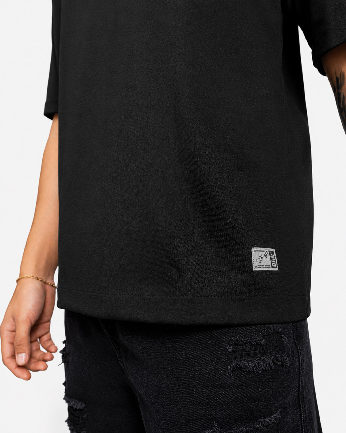 CAMISETA HENLEY NEGRA